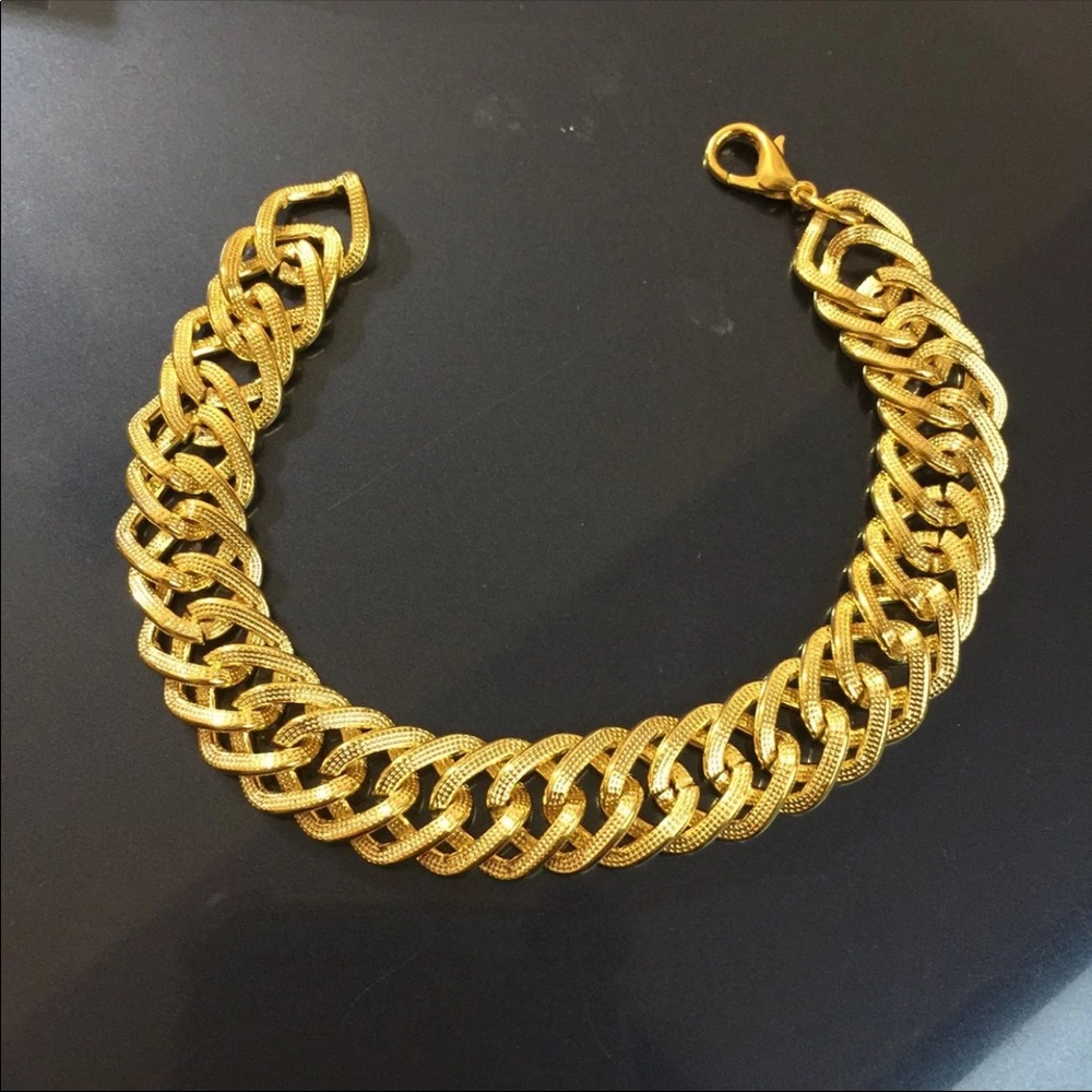 Gold plated women bracelet jewelry accessory